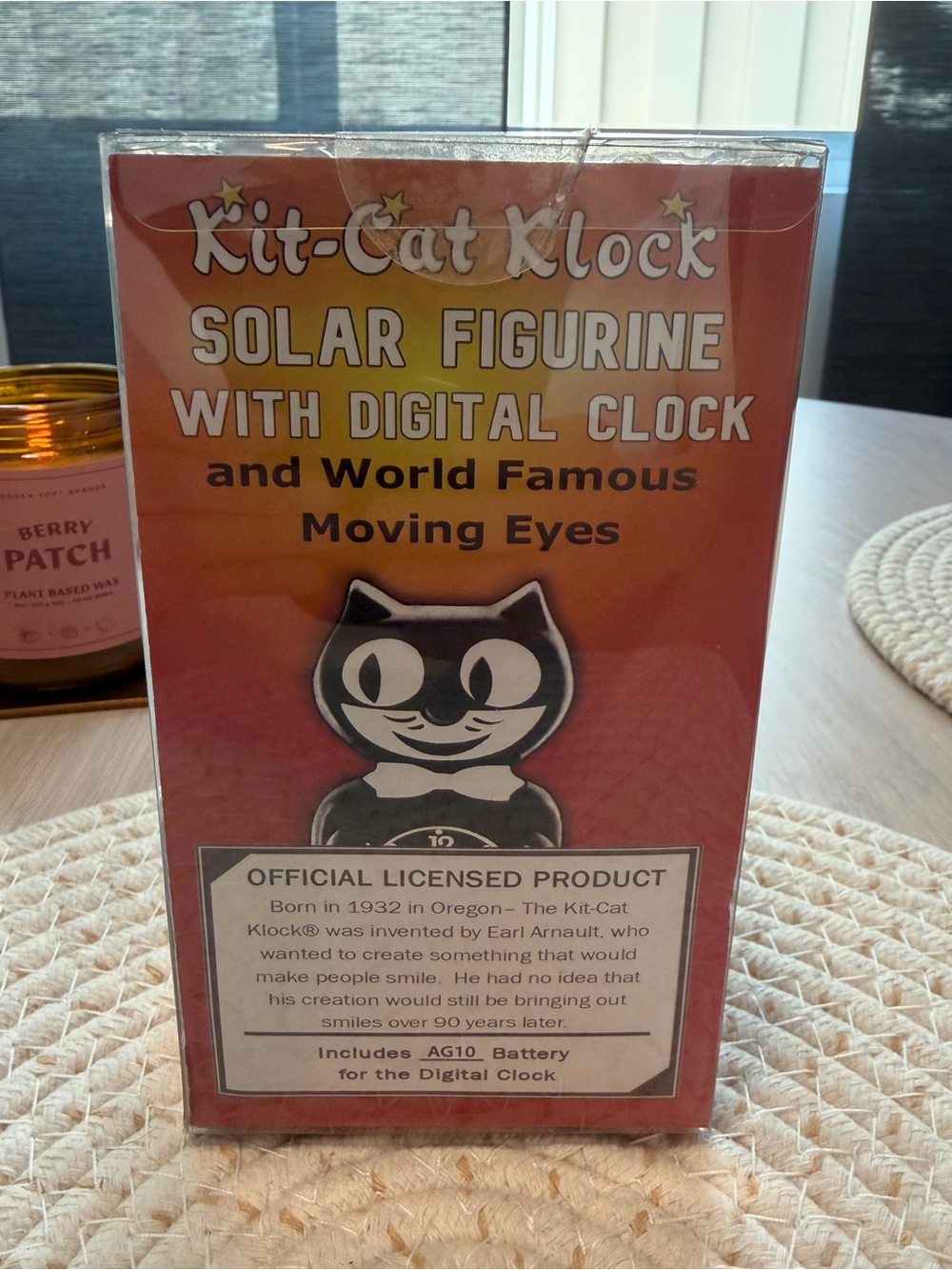 Solar Kit-Cat Digital Alarm Clock - Picture 3 of 4